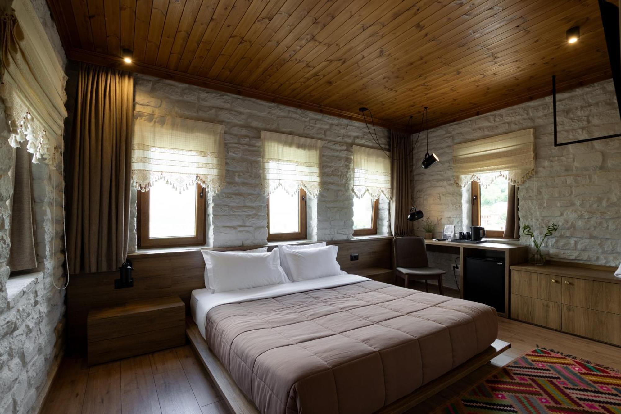 The Stone Sky Hotel Gjirokastër Dış mekan fotoğraf